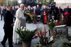 Popiežius Vilniuje pagerbė nacių ir sovietų aukas Popiežius Vilniuje pagerbė nacių ir sovietų aukas