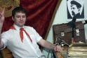 Šis vaizdo siužetas, pasak V.Titovo, yra meno apraiška, nors daugeliui gali kilti minčių, jog 2010 m. kurtas siužetas iš tiesų buvo skirtas tam tikram rinkėjų ratui 2011-ųjų rinkimuose.